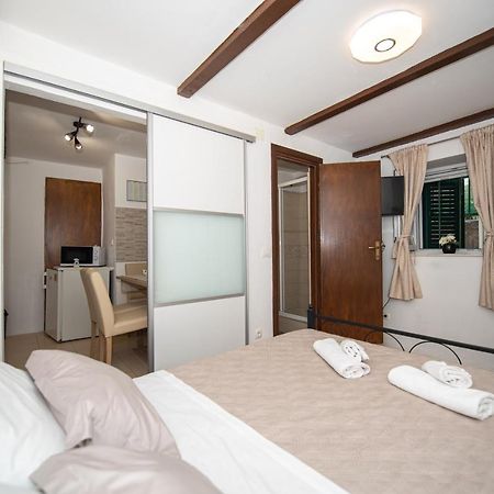 Central Room Blue Moon Split Exterior foto