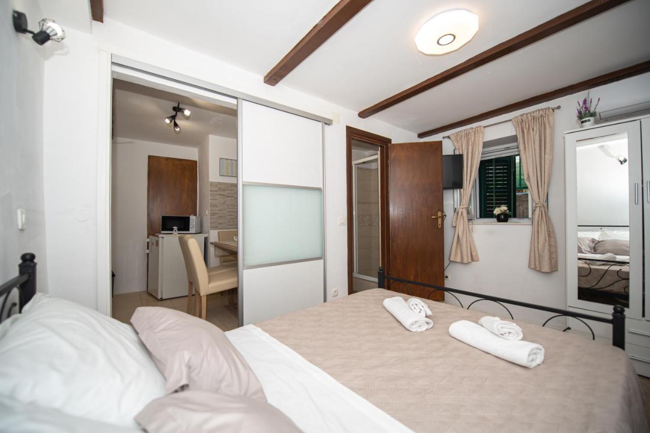 Central Room Blue Moon Split Exterior foto